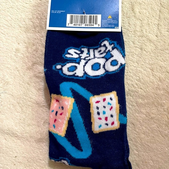 Men’s  / Unisex novelty socks Pop Tarts ( Rare )!! . Fits shoe size 6-12 NWT - Picture 2 of 2